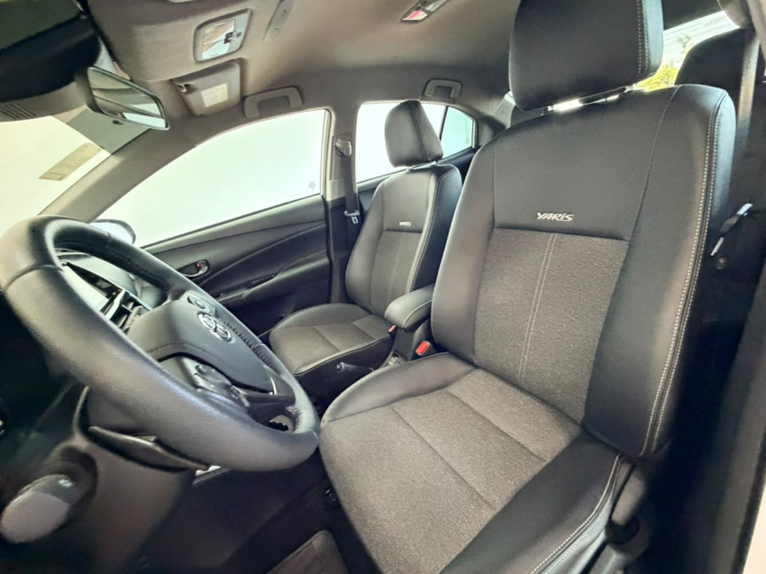 Toyota YARIS 1.5 16V FLEX SEDAN XS MULTIDRIVE 13