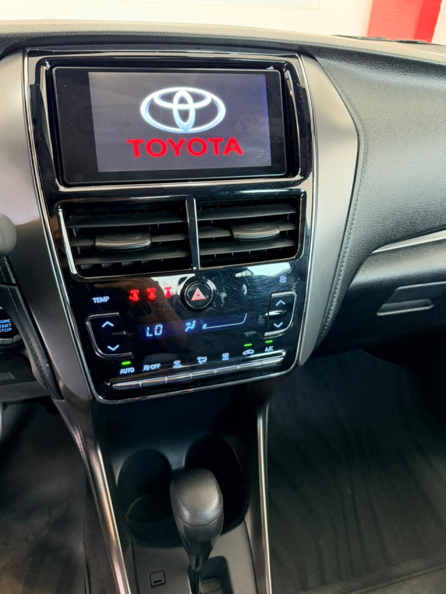 Toyota YARIS 1.5 16V FLEX SEDAN XS MULTIDRIVE 11