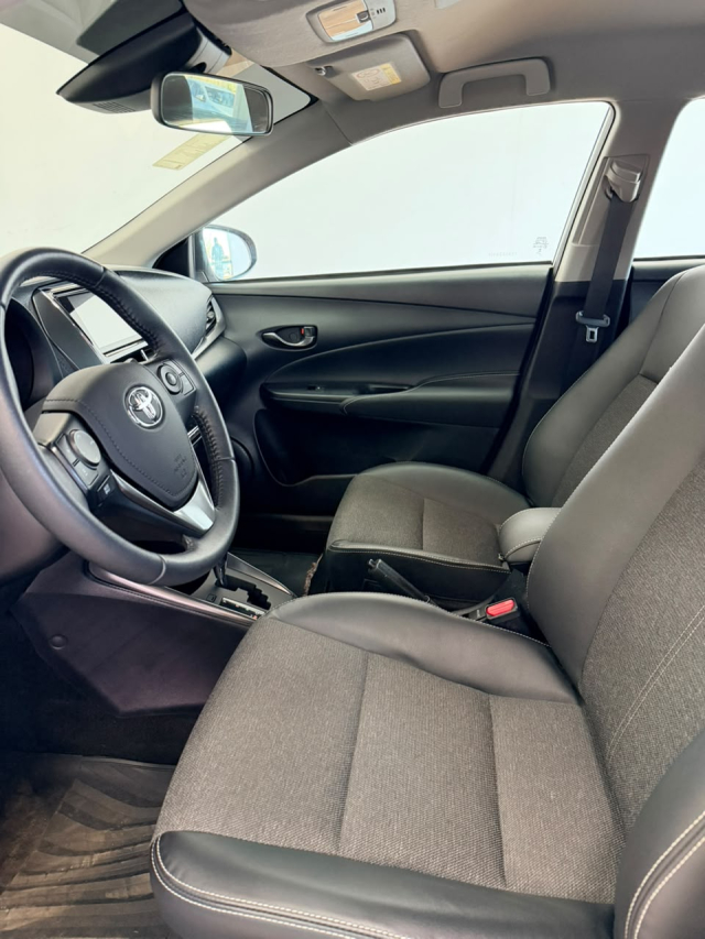 Toyota YARIS 1.5 16V FLEX SEDAN XS MULTIDRIVE 12