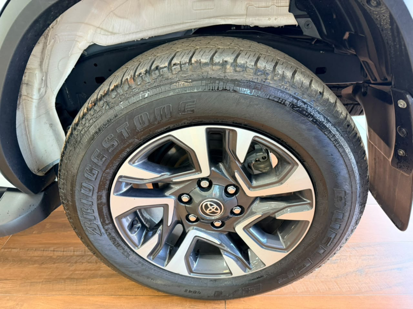 Toyota HILUX SW4 2.8 D-4D TURBO DIESEL SRX PLATINUM 4X4 AUTOMÁTICO 2