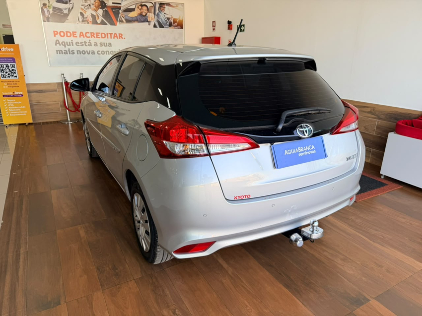 Toyota YARIS 1.5 16V FLEX XL MULTIDRIVE 5