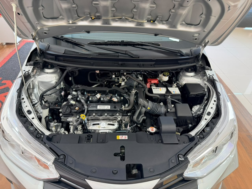 Toyota YARIS 1.5 16V FLEX XL MULTIDRIVE 4
