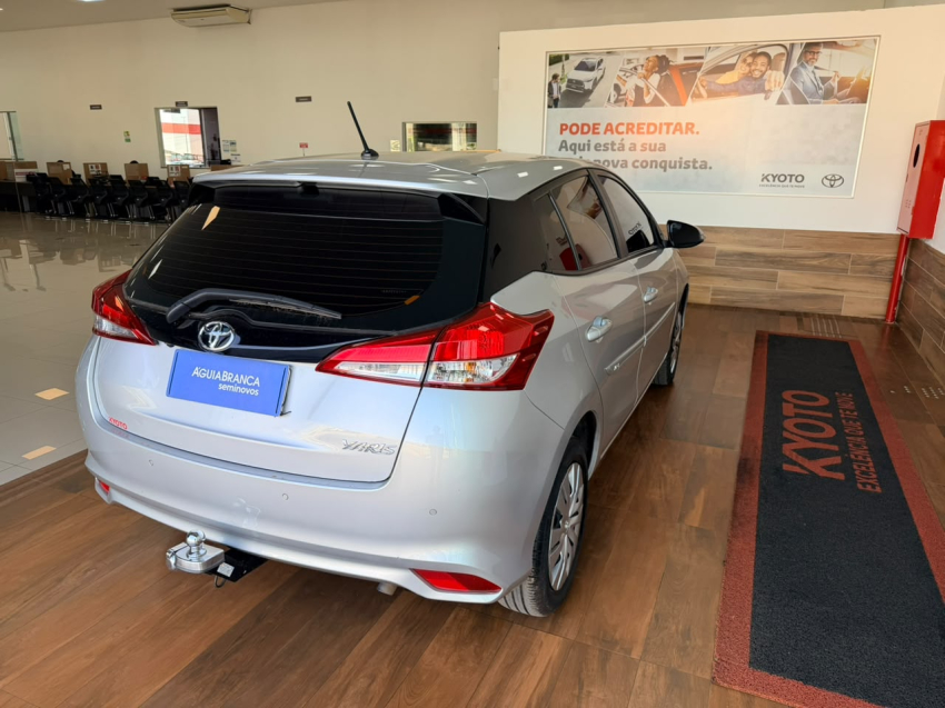 Toyota YARIS 1.5 16V FLEX XL MULTIDRIVE 7