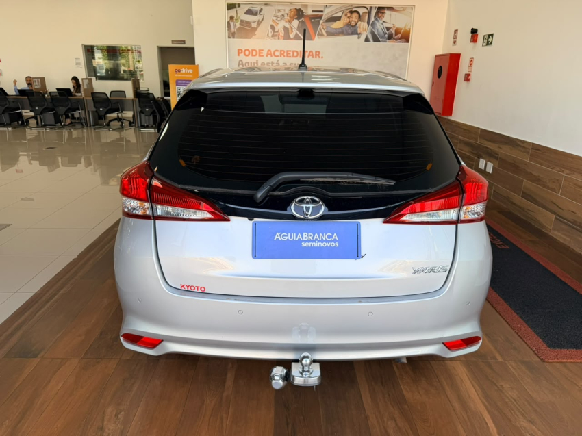 Toyota YARIS 1.5 16V FLEX XL MULTIDRIVE 6