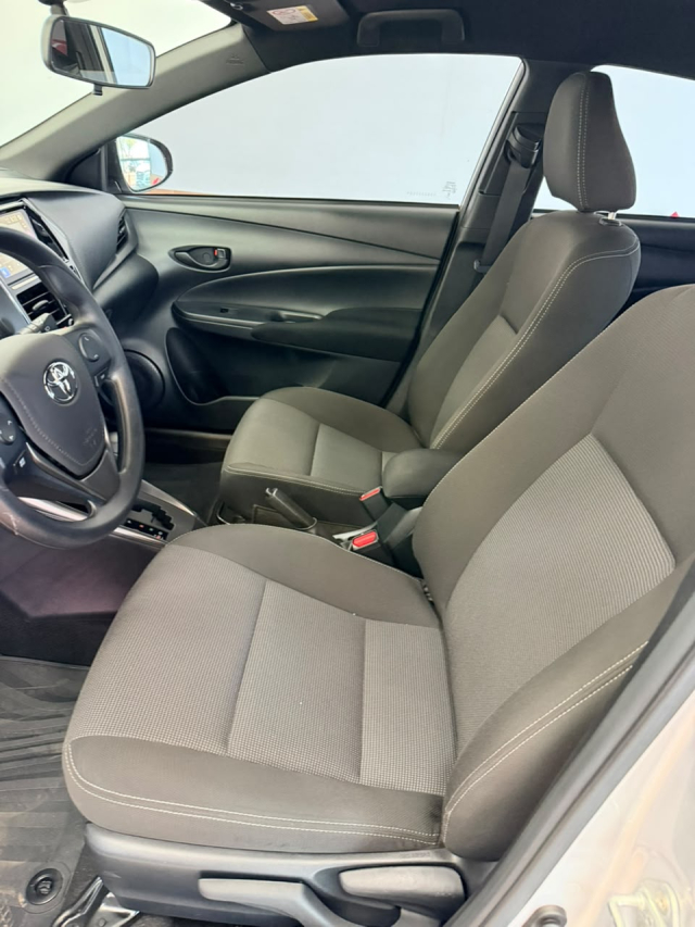 Toyota YARIS 1.5 16V FLEX XL MULTIDRIVE 12