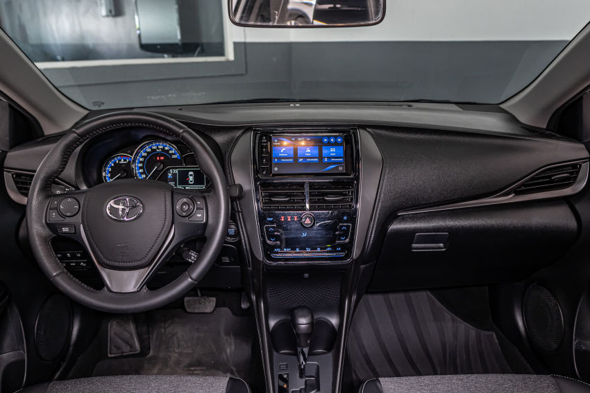 Toyota YARIS 1.5 16V FLEX SEDAN XS MULTIDRIVE 14