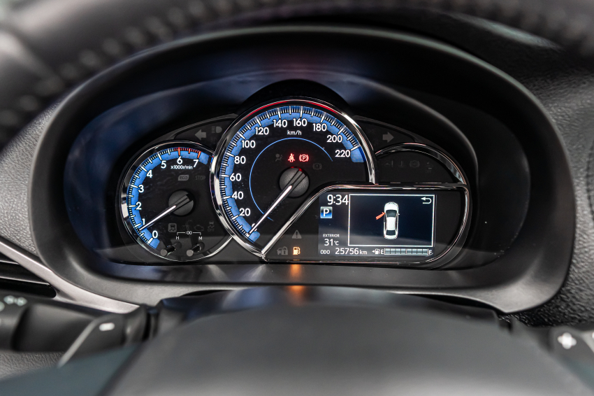 Toyota YARIS 1.5 16V FLEX SEDAN XS MULTIDRIVE 12