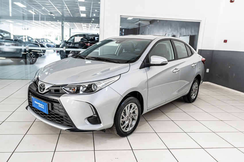 Toyota YARIS 1.5 16V FLEX SEDAN XS MULTIDRIVE