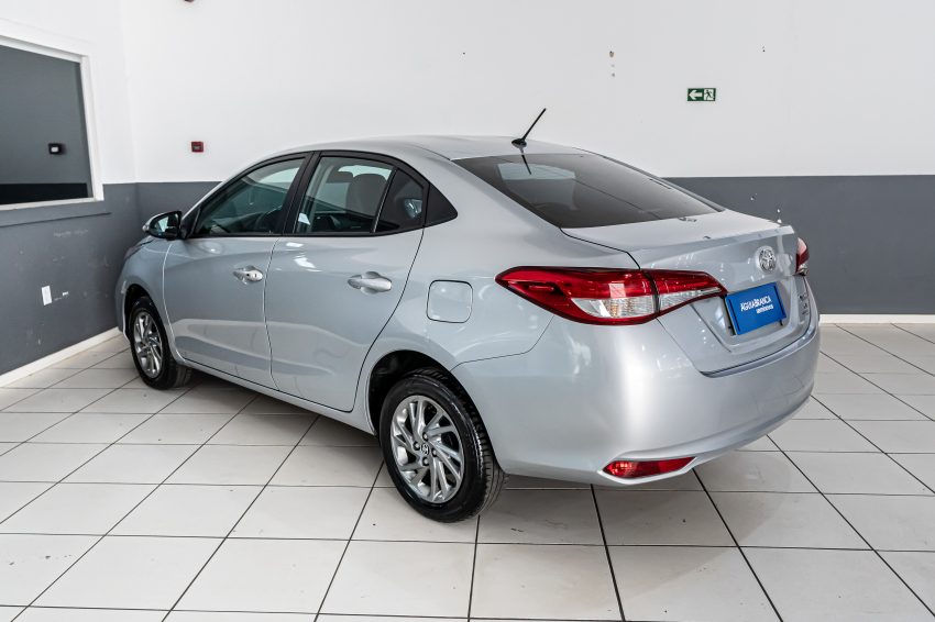 Toyota YARIS 1.5 16V FLEX SEDAN XS MULTIDRIVE 7