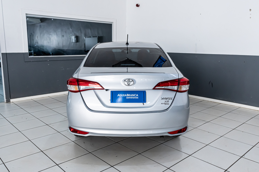Toyota YARIS 1.5 16V FLEX SEDAN XS MULTIDRIVE 8