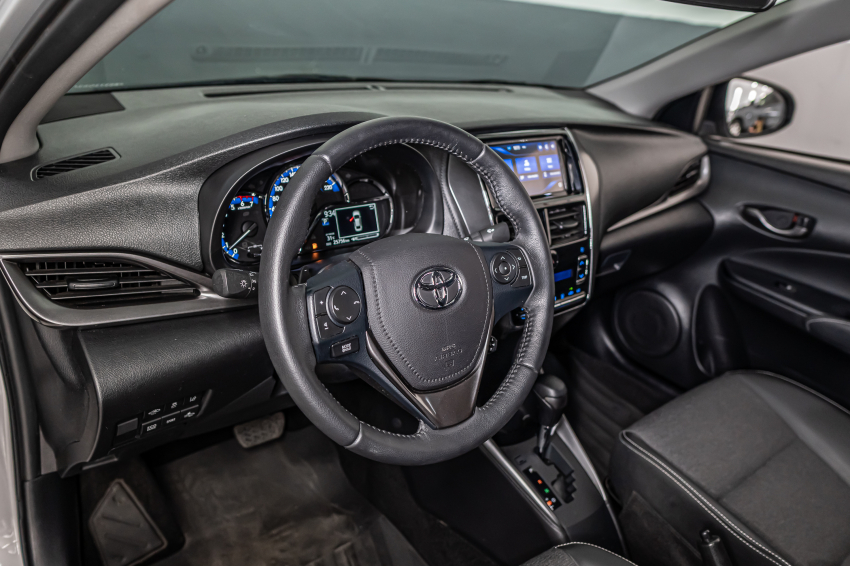 Toyota YARIS 1.5 16V FLEX SEDAN XS MULTIDRIVE 13
