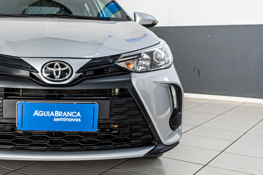 Toyota YARIS 1.5 16V FLEX SEDAN XS MULTIDRIVE 4