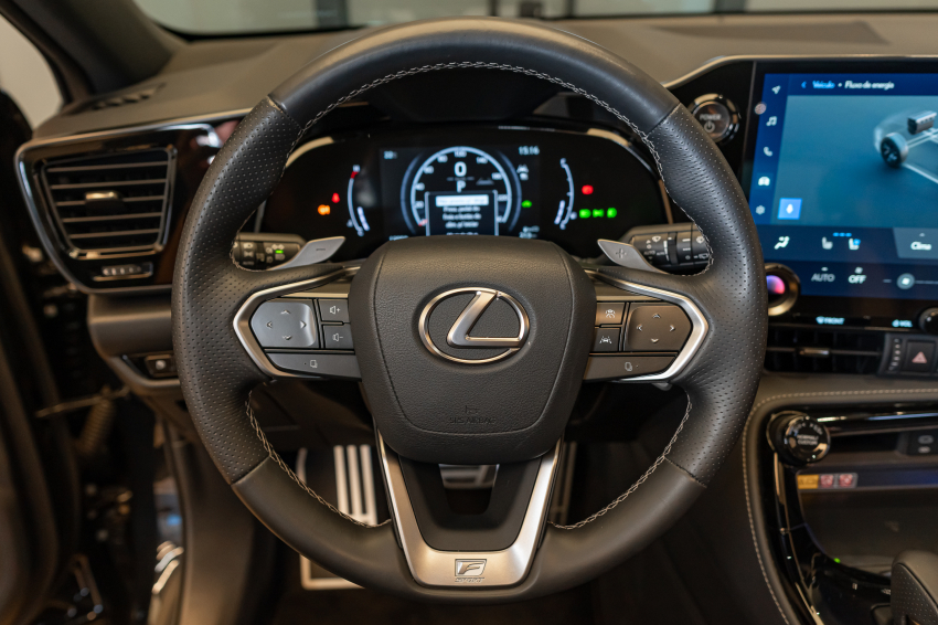 Carro Lexus NX 350h
