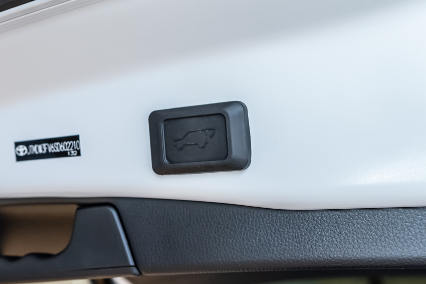 Toyota RAV4 2.5 VVT-IE HYBRID SX CONNECT AWD CVT 12