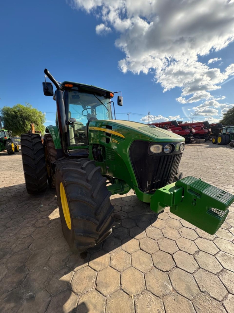 trato john deere 7225j