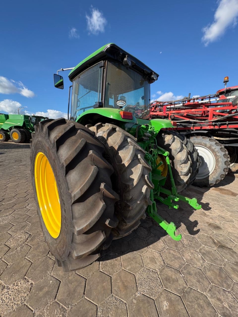 trato john deere 7225j3