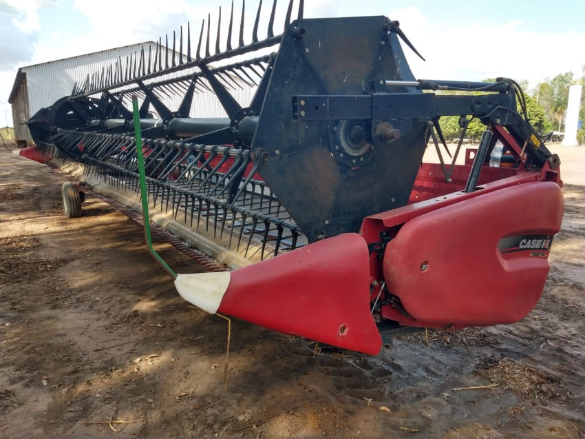 case colheitadeira 8230  diesel 1p semiautomatico 201516