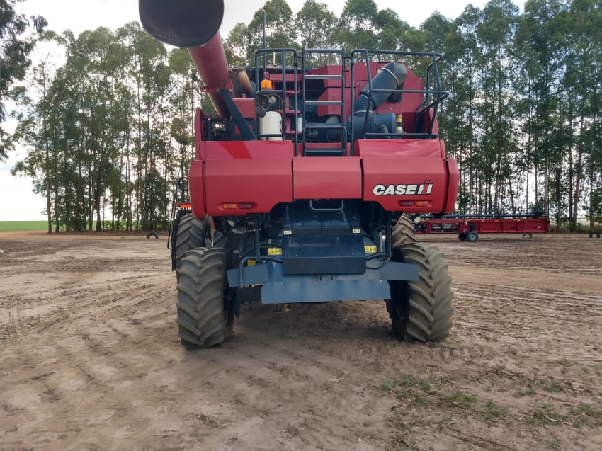 case colheitadeira 8230  diesel 1p semiautomatico 20154