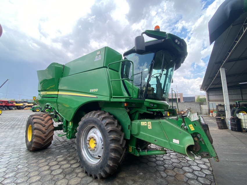 colheitadeira john deere s680, ano 2014, com plataforma draper 40 pes