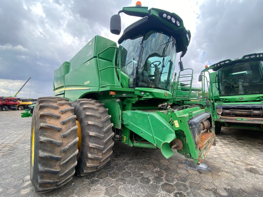 colheitadeira john deere s680, ano 2014, plataforma draper 40 pes