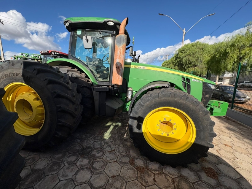trator john deere 8370r2