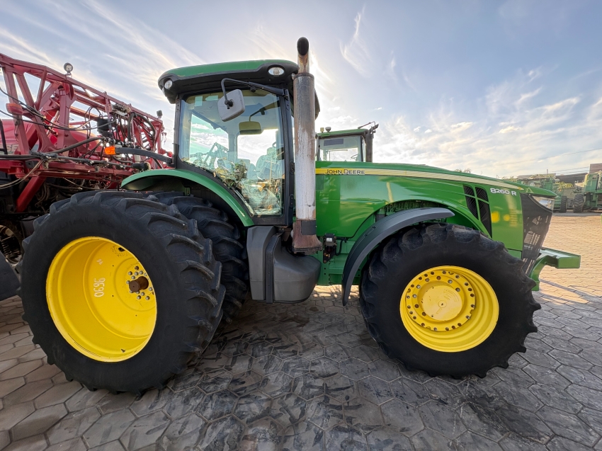 trator john deere 8260r - ano 20131