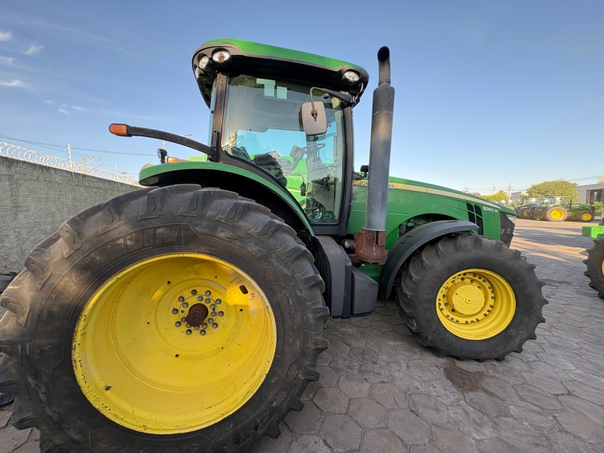 trator john deere 8260r - ano 20121