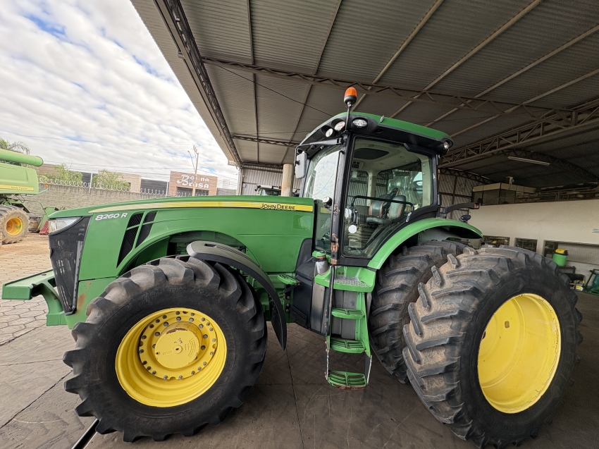 trator john deere 8260r3