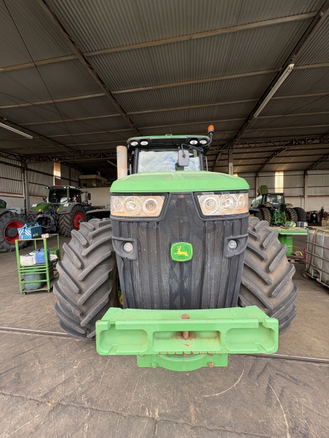trator john deere 8260r1