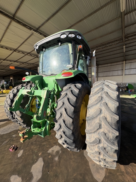 trator john deere 8260r - ano 20133