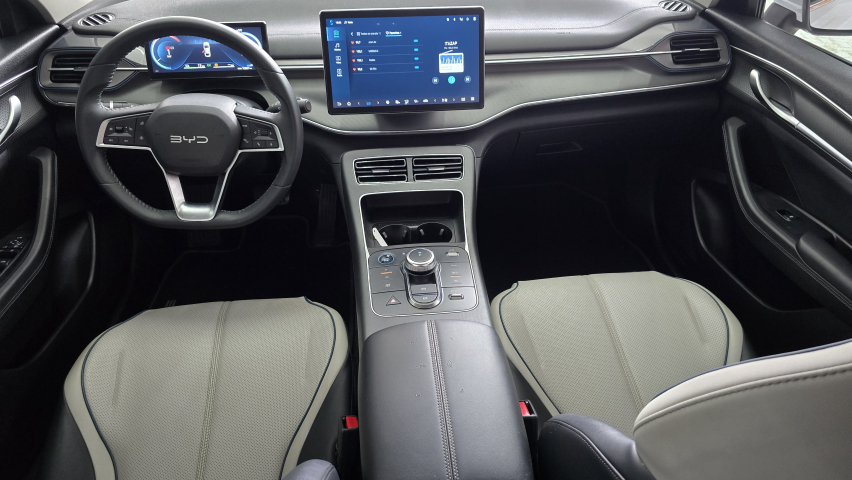 BYD KING 1.5 DM-I PHEV GL AUTOMÁTICO 11