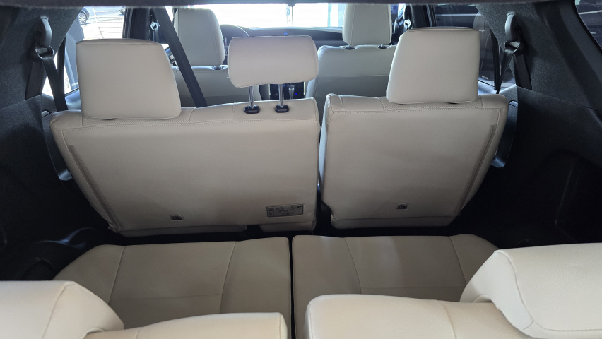 Toyota HILUX SW4 2.8 D-4D TURBO DIESEL DIAMOND 7L 4X4 AUTOMÁTICO 17