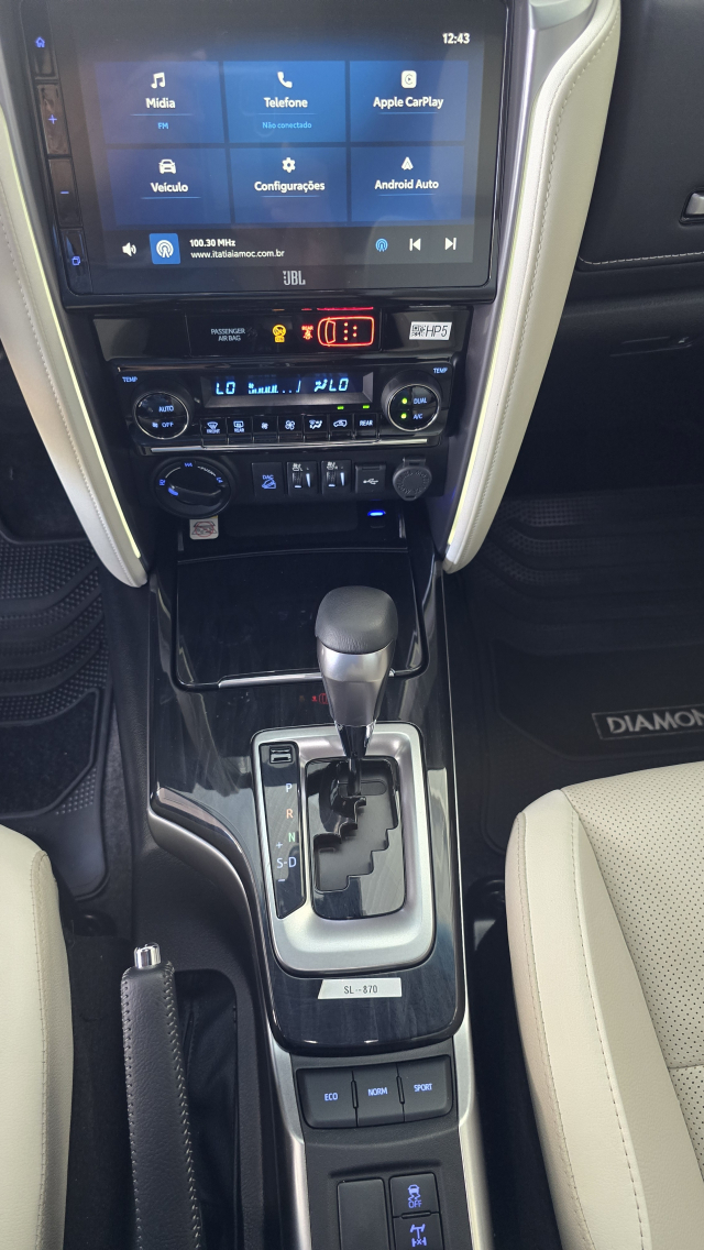 Toyota HILUX SW4 2.8 D-4D TURBO DIESEL DIAMOND 7L 4X4 AUTOMÁTICO 13