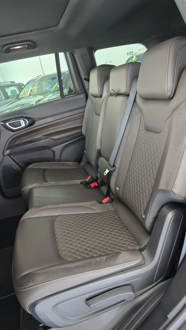 JEEP COMMANDER 2.0 TD380 TURBO DIESEL OVERLAND AT9 16