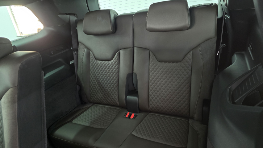 JEEP COMMANDER 2.0 TD380 TURBO DIESEL OVERLAND AT9 18