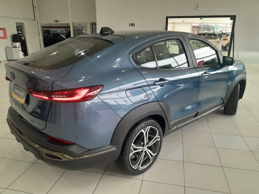 fiat fastback 1.0 turbo 200 hybrid impetus cvt flex 4p automatico 2025