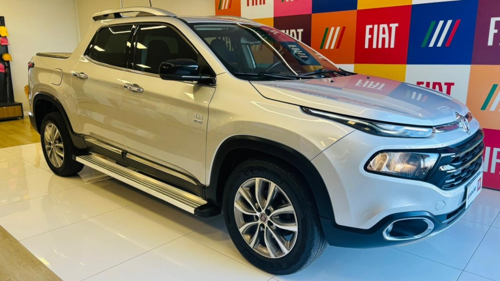 fiat toro 2.0 16v turbo diesel volcano 4wd at9 4p automatico 2019