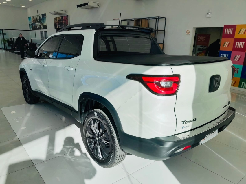 fiat toro 1.3 turbo 270 flex volcano at6 4p automatico 20253