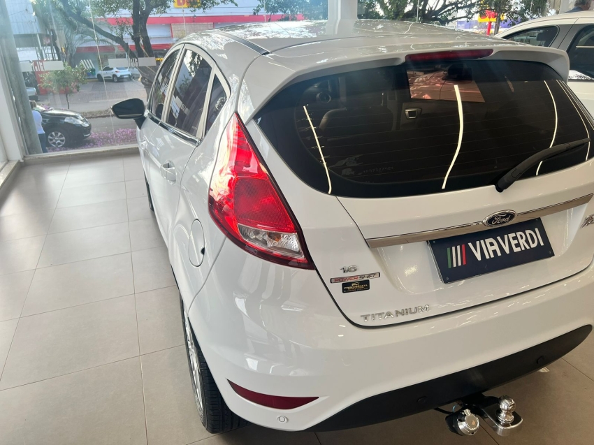 ford fiesta 1.6 titanium hatch 16v flex 4p powershift 5p automatico 2015 ford fiesta 1.6 titanium hatch 16v flex 4p powershift 5p automatico 2015