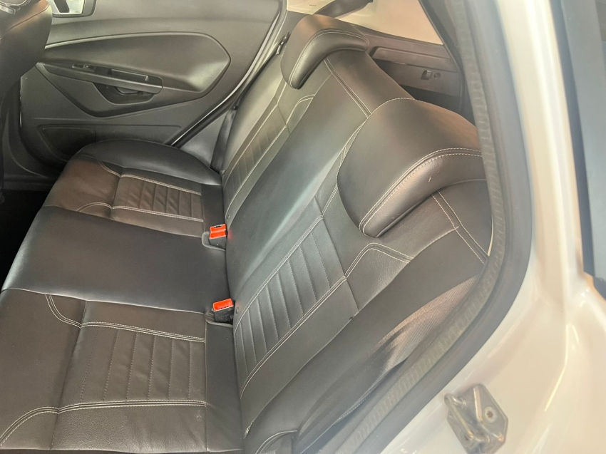ford fiesta 1.6 titanium hatch 16v flex 4p powershift 5p automatico 2015 ford fiesta 1.6 titanium hatch 16v flex 4p powershift 5p automatico 2015