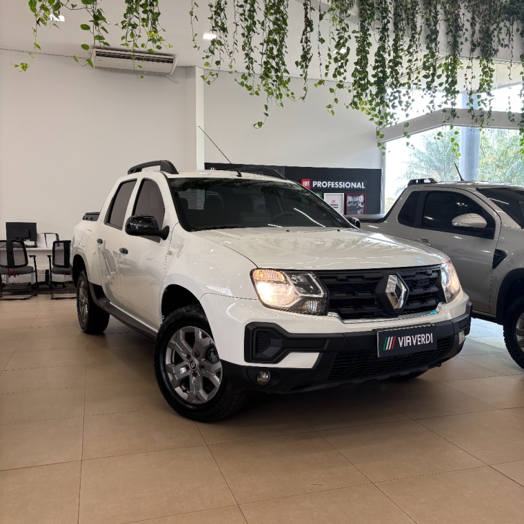 renault oroch 1.6 16v sce flex intense manual 4p 2023