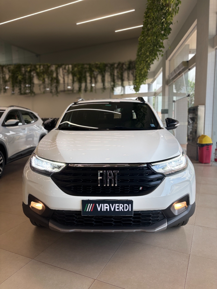 fiat strada 1.3 firefly flex volcano cd cvt 4p automatico 20243