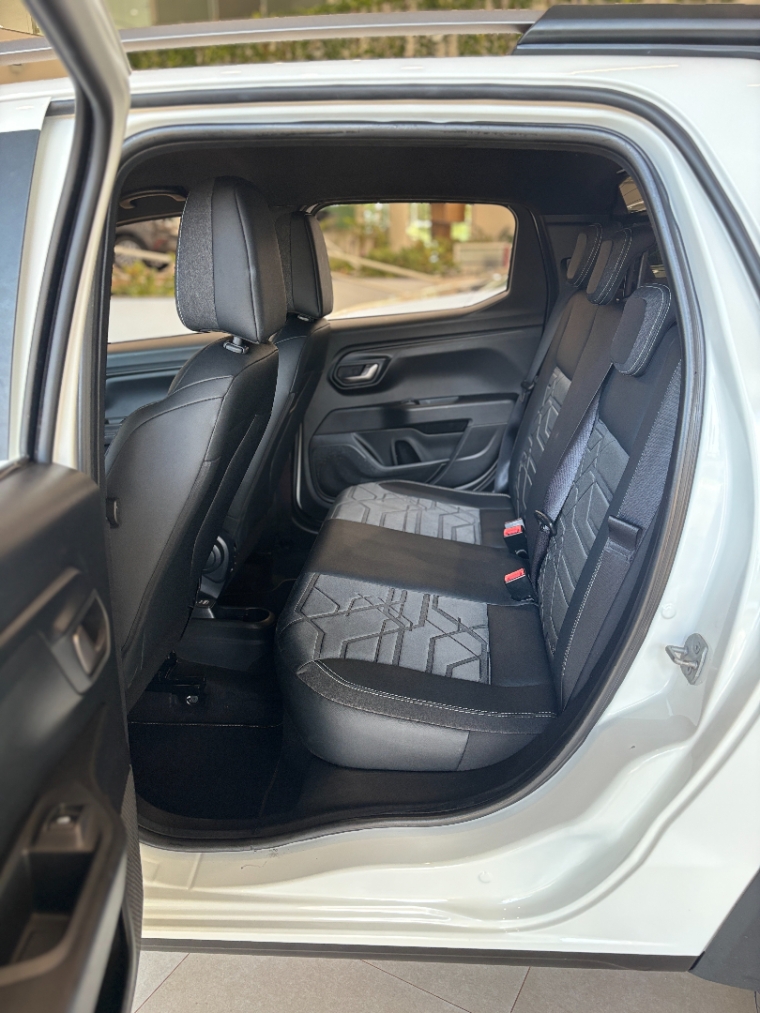 fiat strada 1.3 firefly flex volcano cd cvt 4p automatico 202414