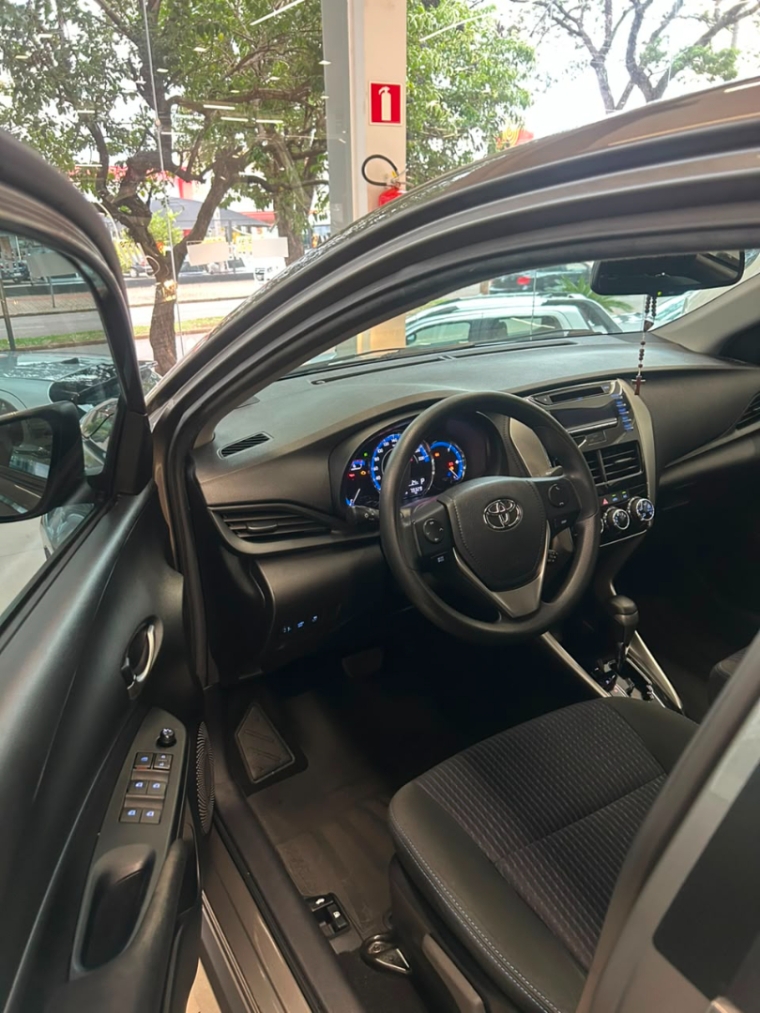 toyota yaris 1.5 16v flex sedan xl multidrive 4p automatico 20192