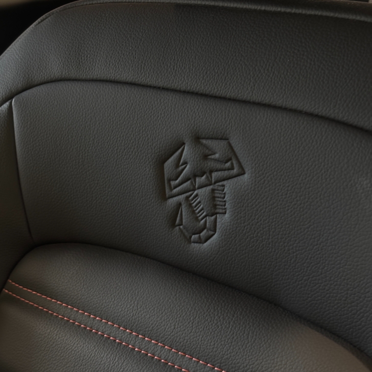 fiat fastback 1.3 turbo 270 flex abarth at6 4p automatico 202517