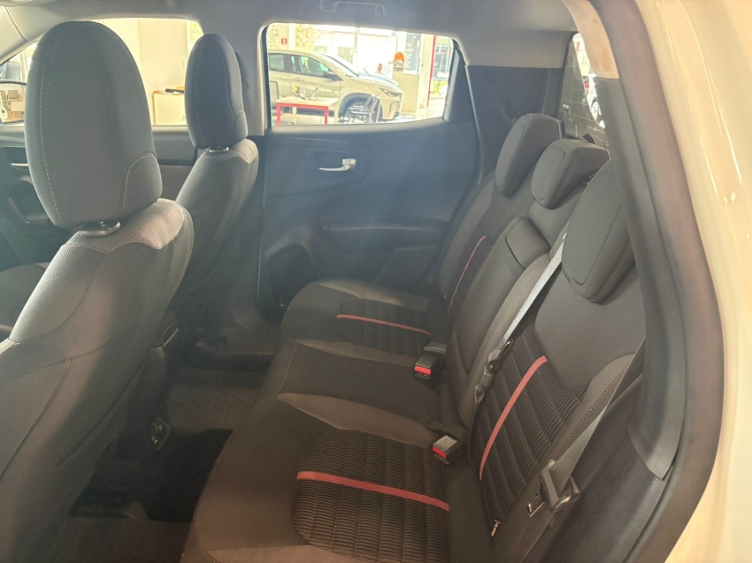 fiat toro 2.0 16v turbo diesel freedom 4wd at9 4p automatico 20196