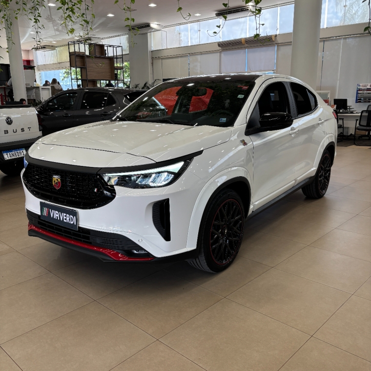 fiat fastback 1.3 turbo 270 flex abarth at6 4p automatico 2025