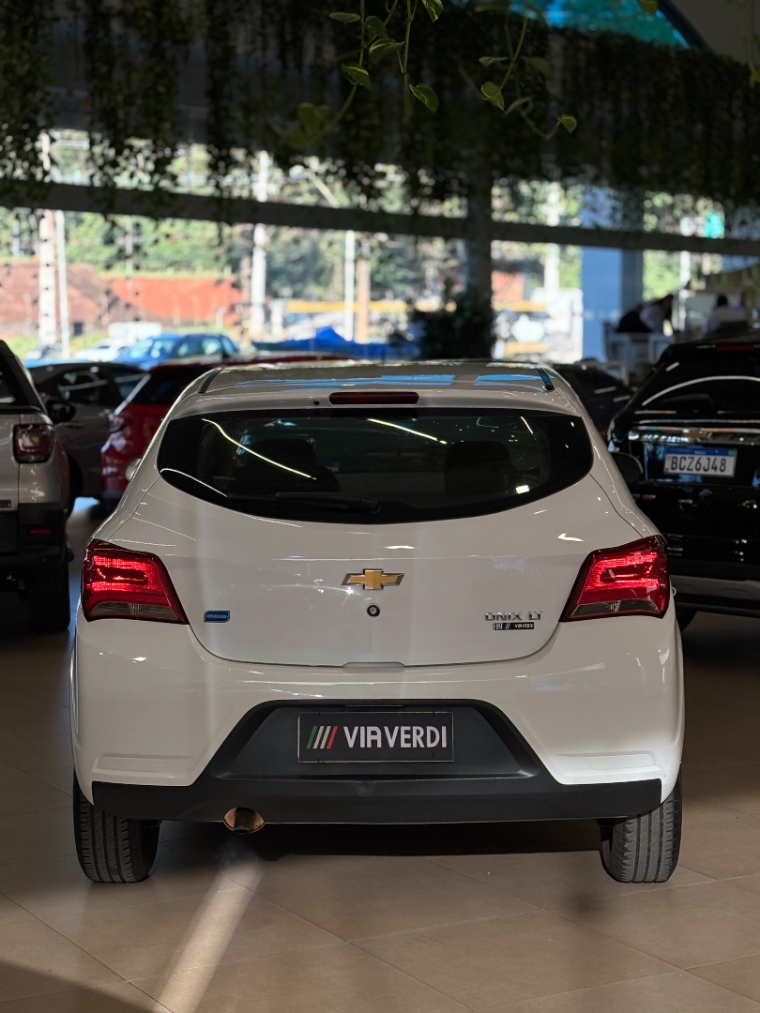 chevrolet onix 1.0 mpfi lt 8v flex 4p manual 5p 201710