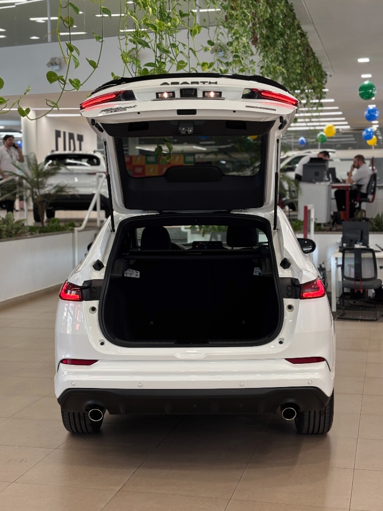 fiat fastback 1.3 turbo 270 flex abarth at6 4p automatico 202615