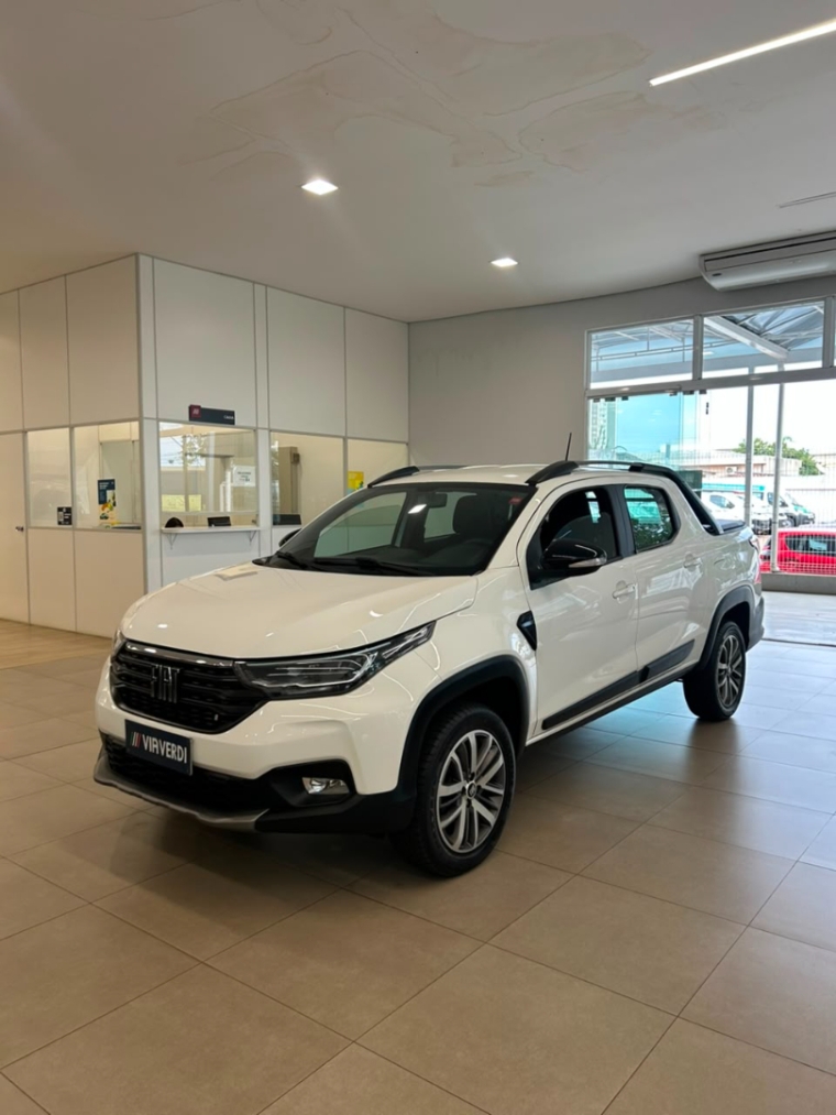 fiat strada 1.3 firefly flex volcano cd cvt 4p automatico 2025